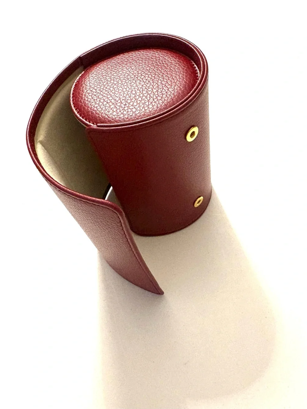 FASHION JEWEL BOX Red Calf Leather Oval Watch Case